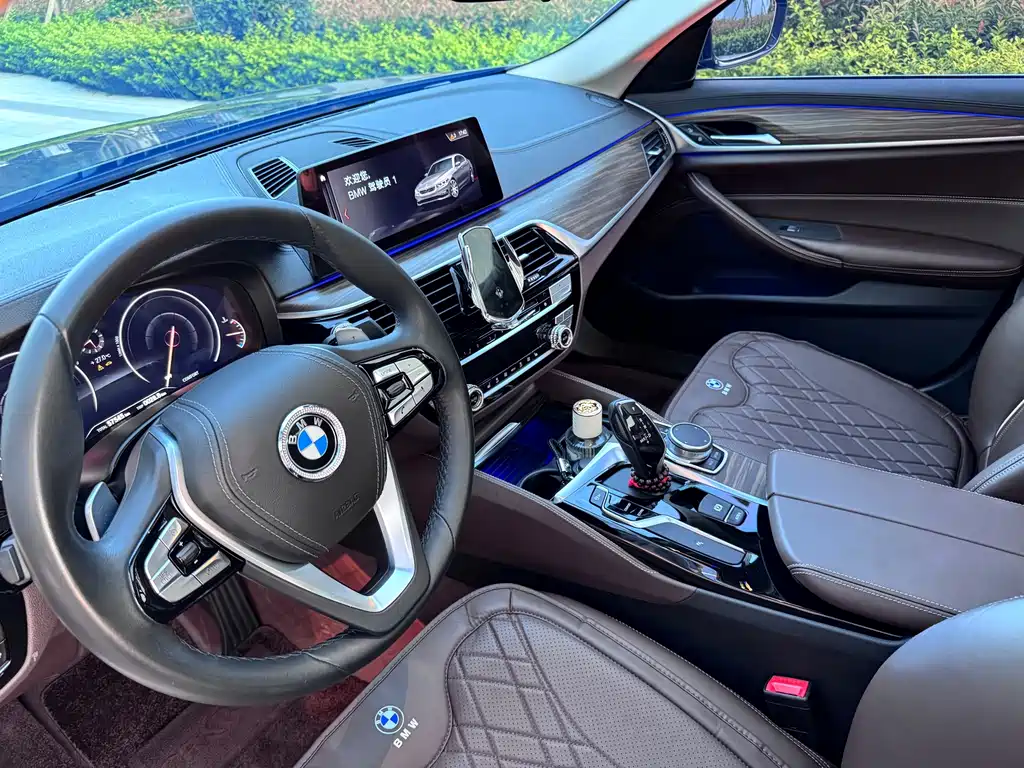 BMW 5 Series — миниатюра 20