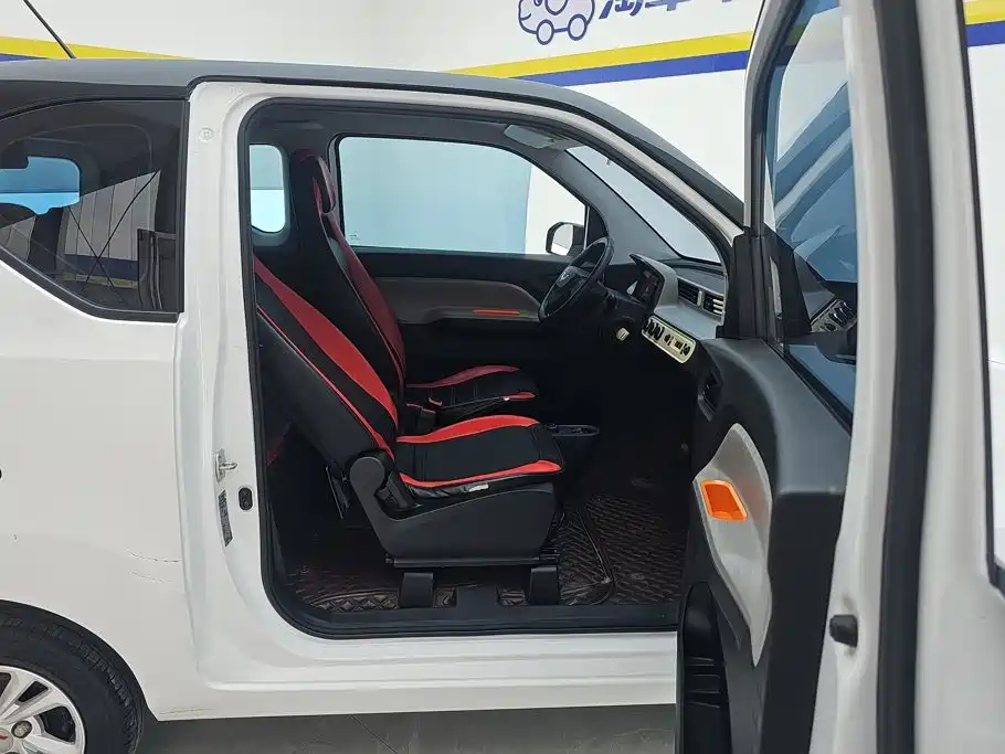 Wuling MINIEV — миниатюра 8