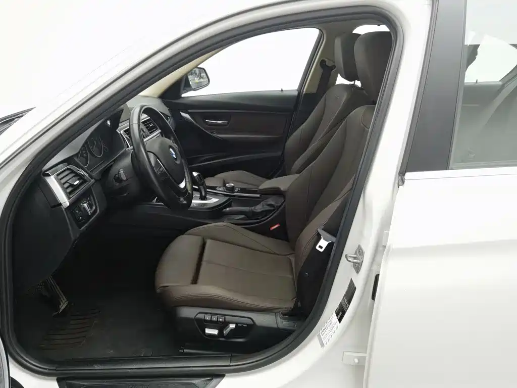 BMW 3 Series — миниатюра 10