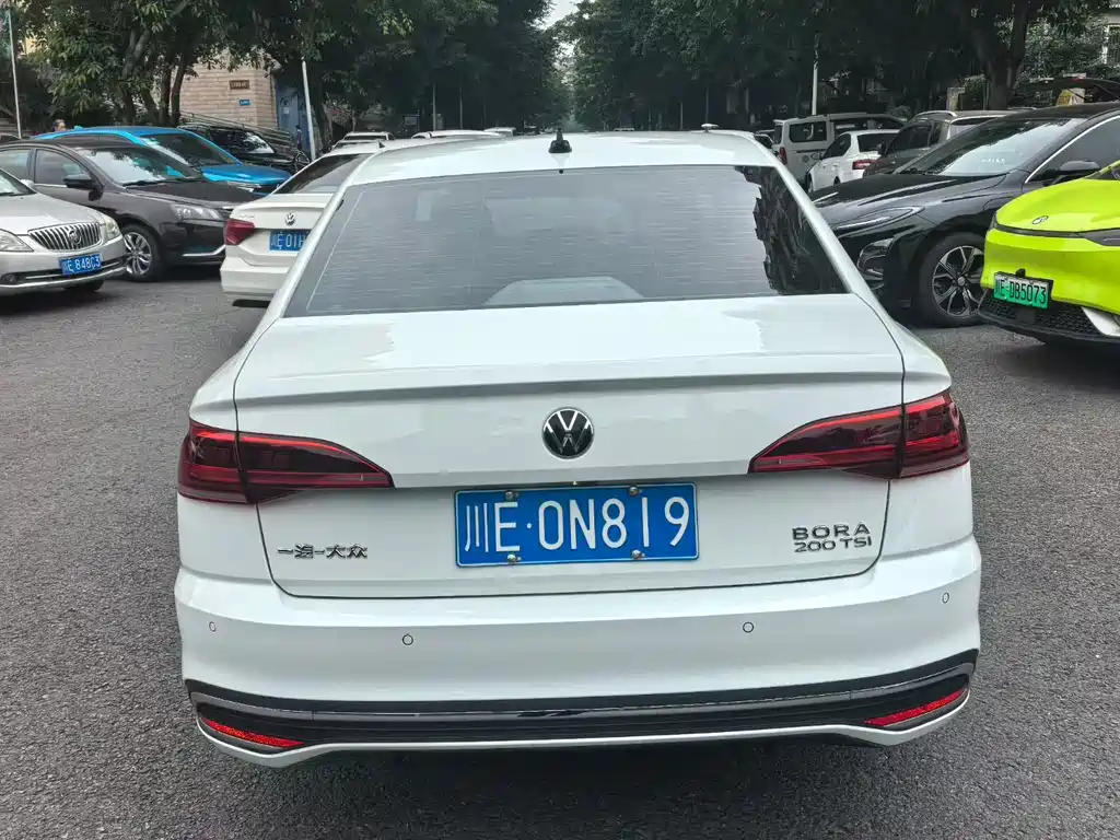 Volkswagen Bora 2025 200TSI DSG