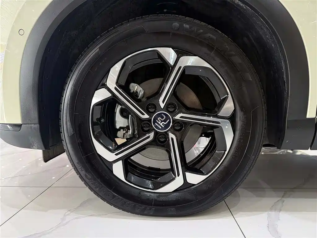 BYD Yuan Plus — миниатюра 9