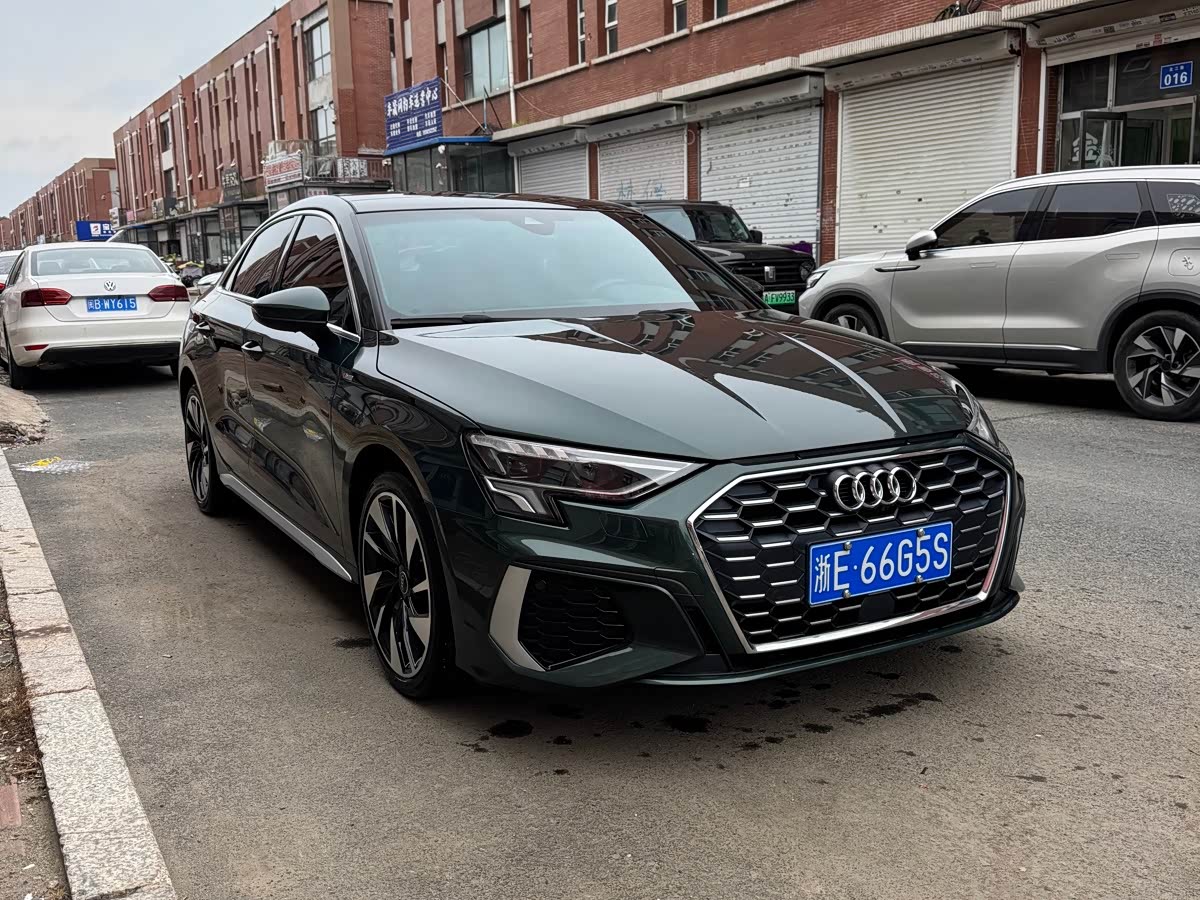 Audi A3 1.4 л 2023 г. Зелёный, пробег 27000 км