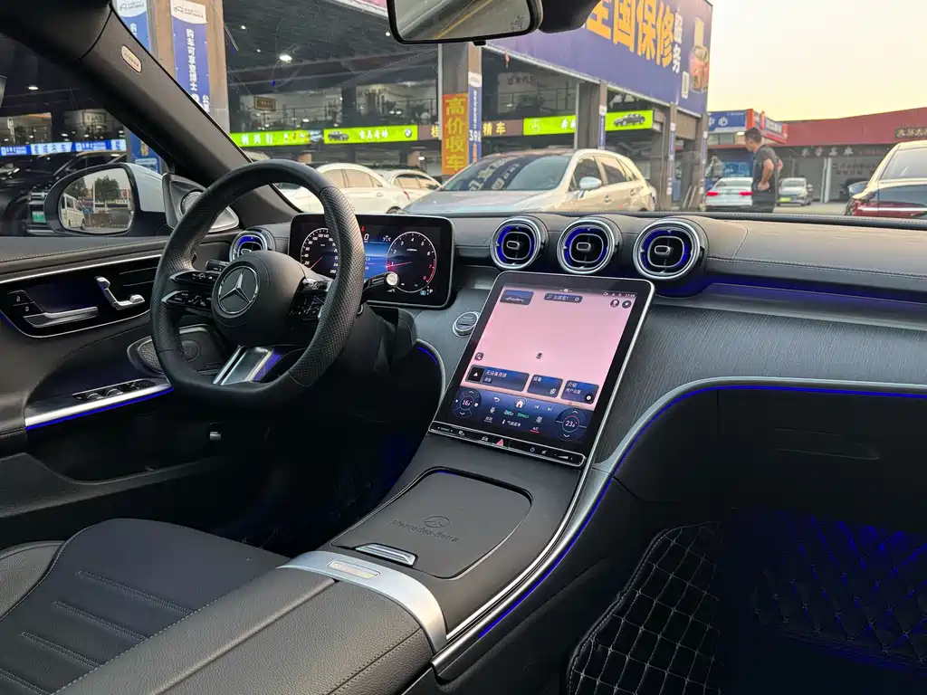 Mercedes-Benz C-Class — миниатюра 6
