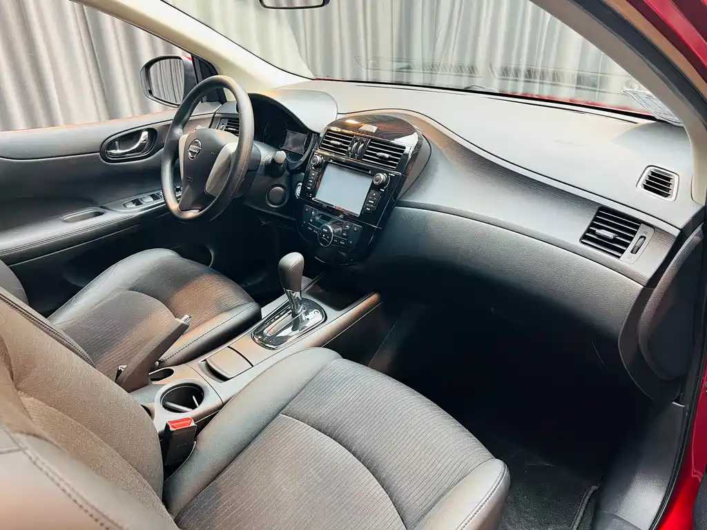 Nissan Tiida — миниатюра 10