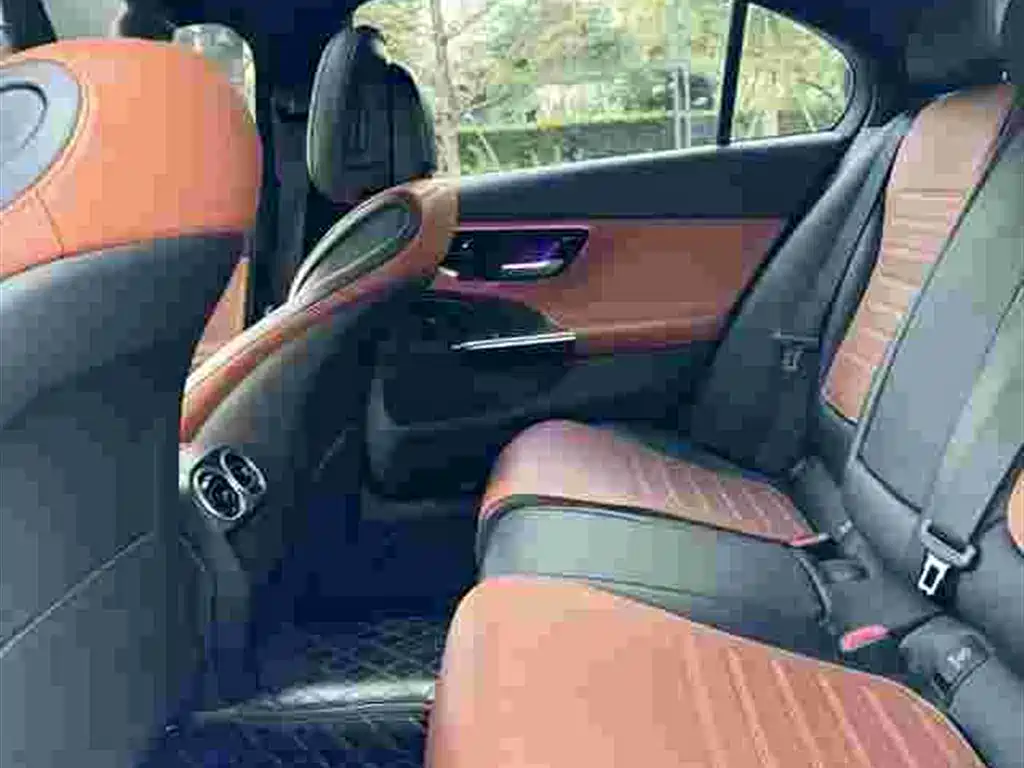Mercedes-Benz C-Class — миниатюра 6