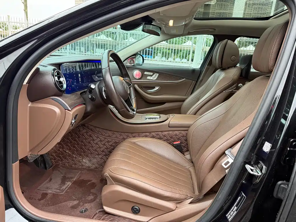 Mercedes-Benz E-Class — миниатюра 4