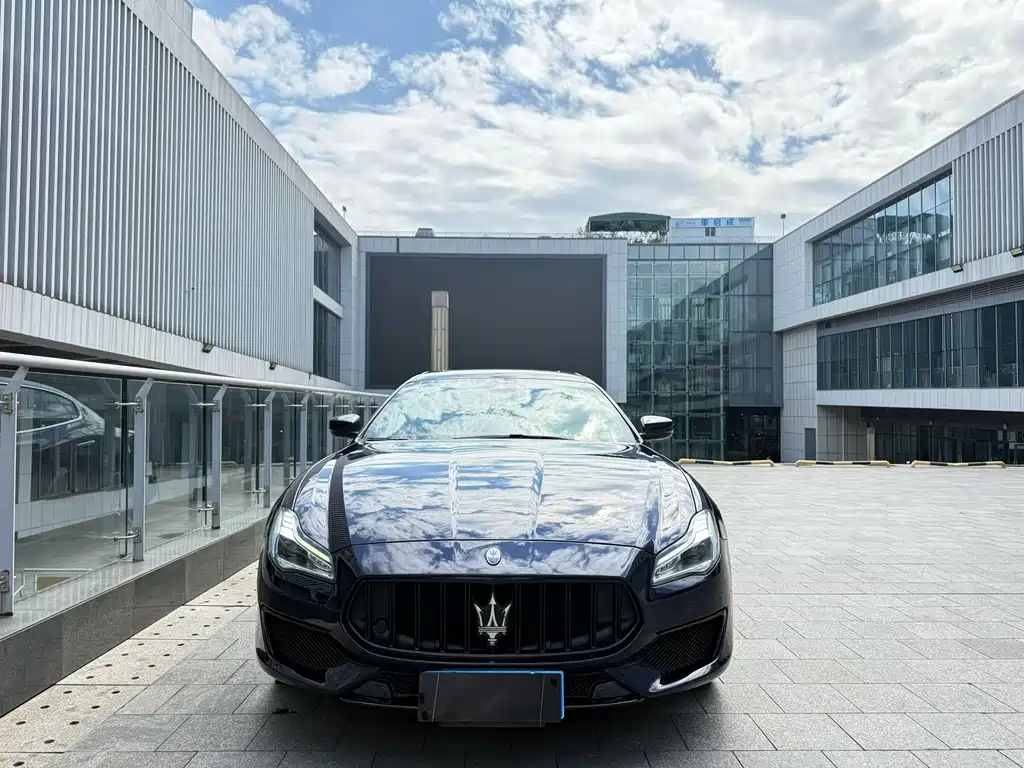 Купить Maserati Quattroporte