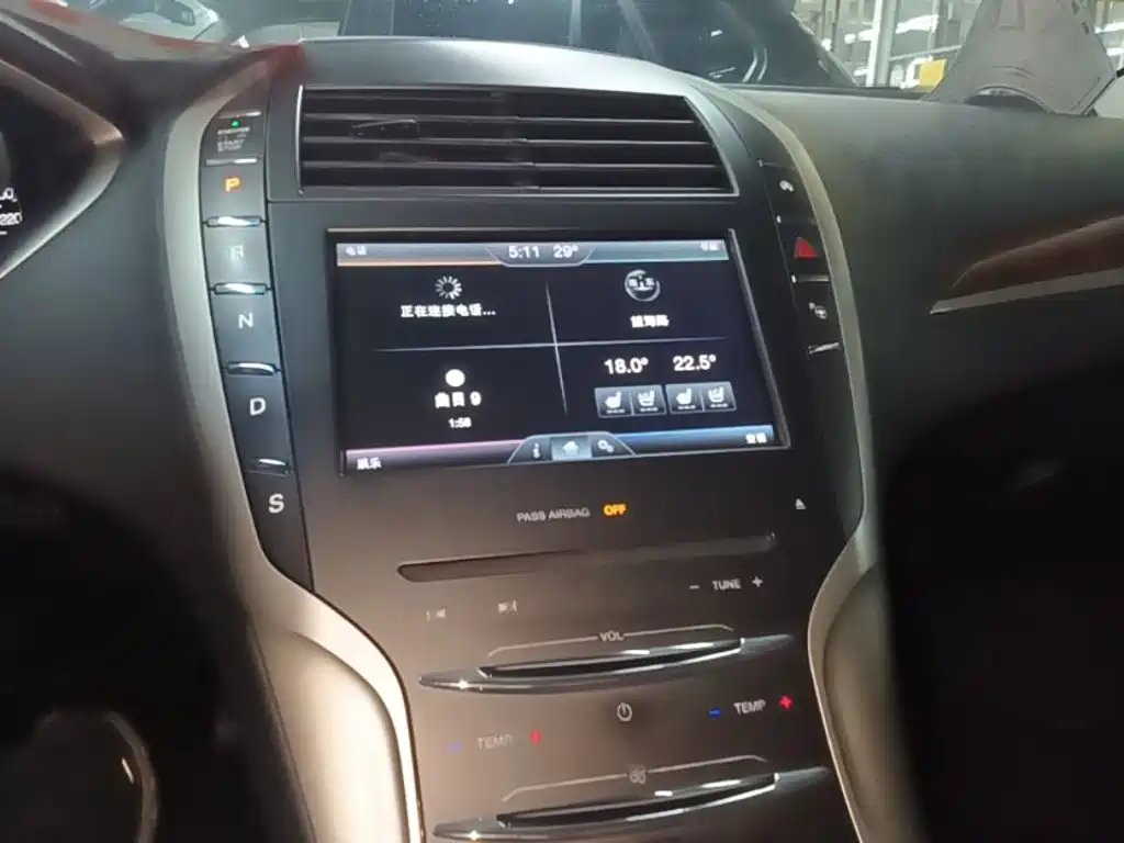 Lincoln MKZ — миниатюра 13