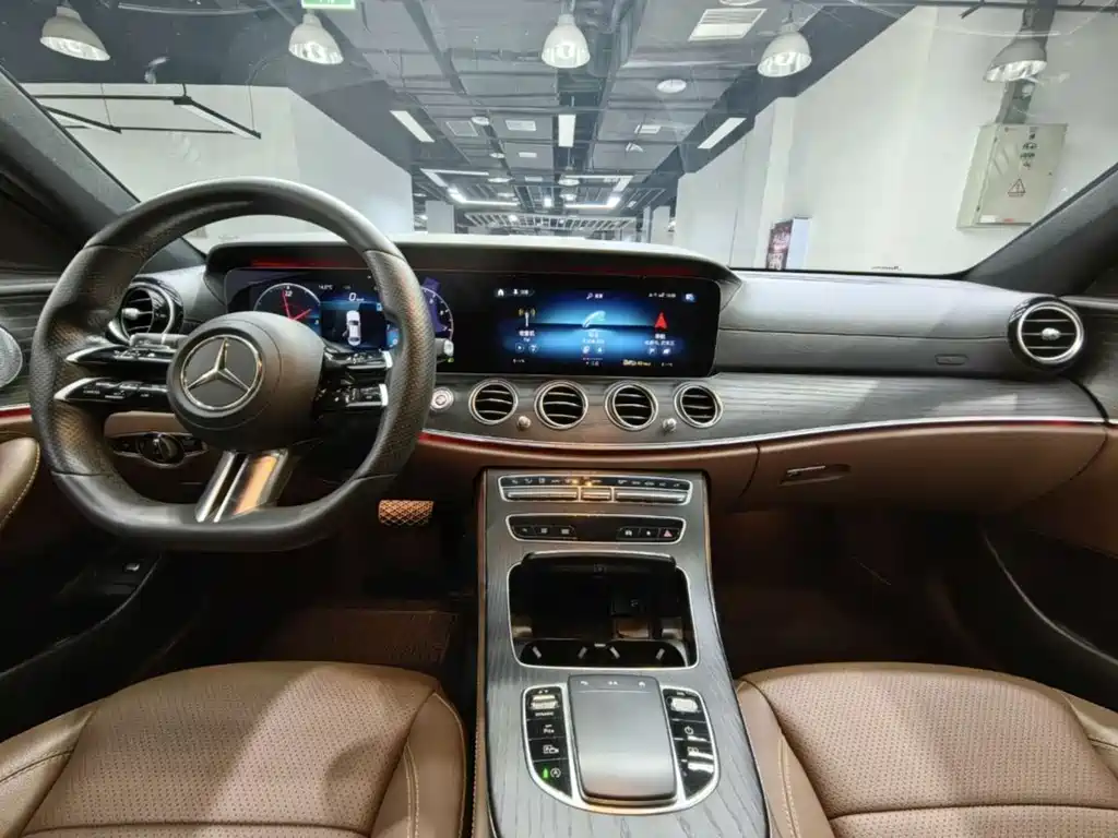 MERCEDES-BENZ E CLASS