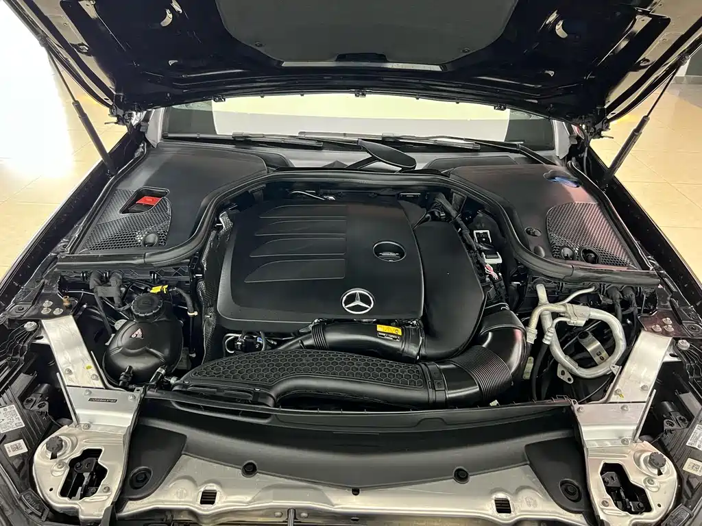 Mercedes-Benz E-Class — миниатюра 26