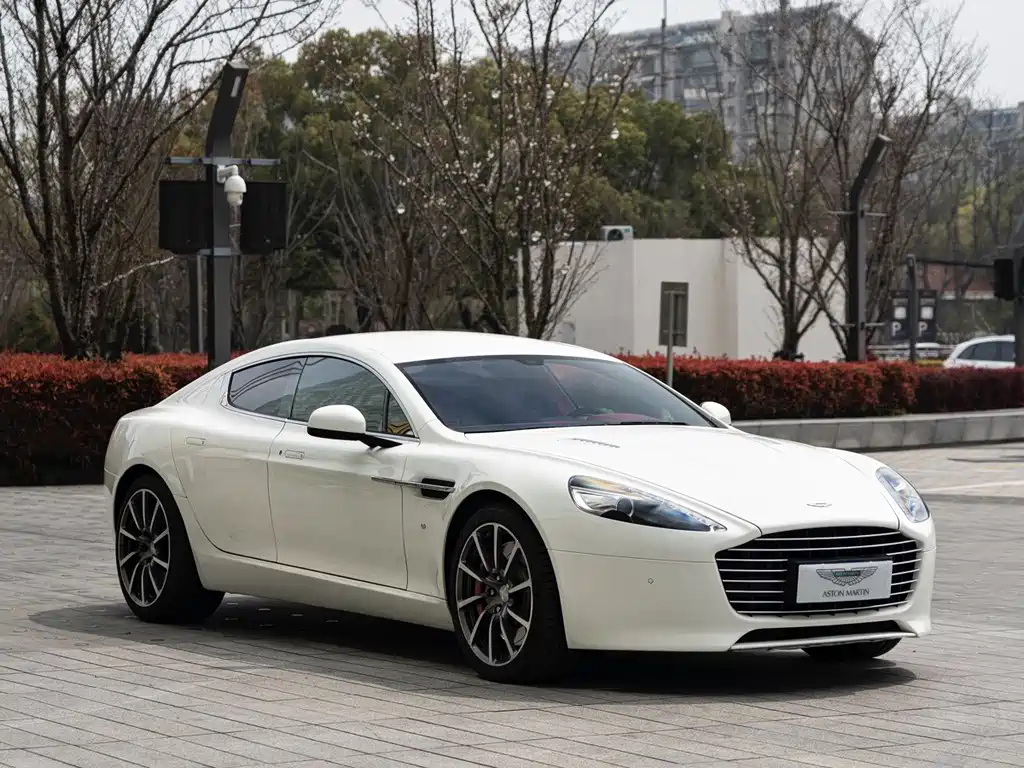 Aston Martin Rapide — миниатюра 3