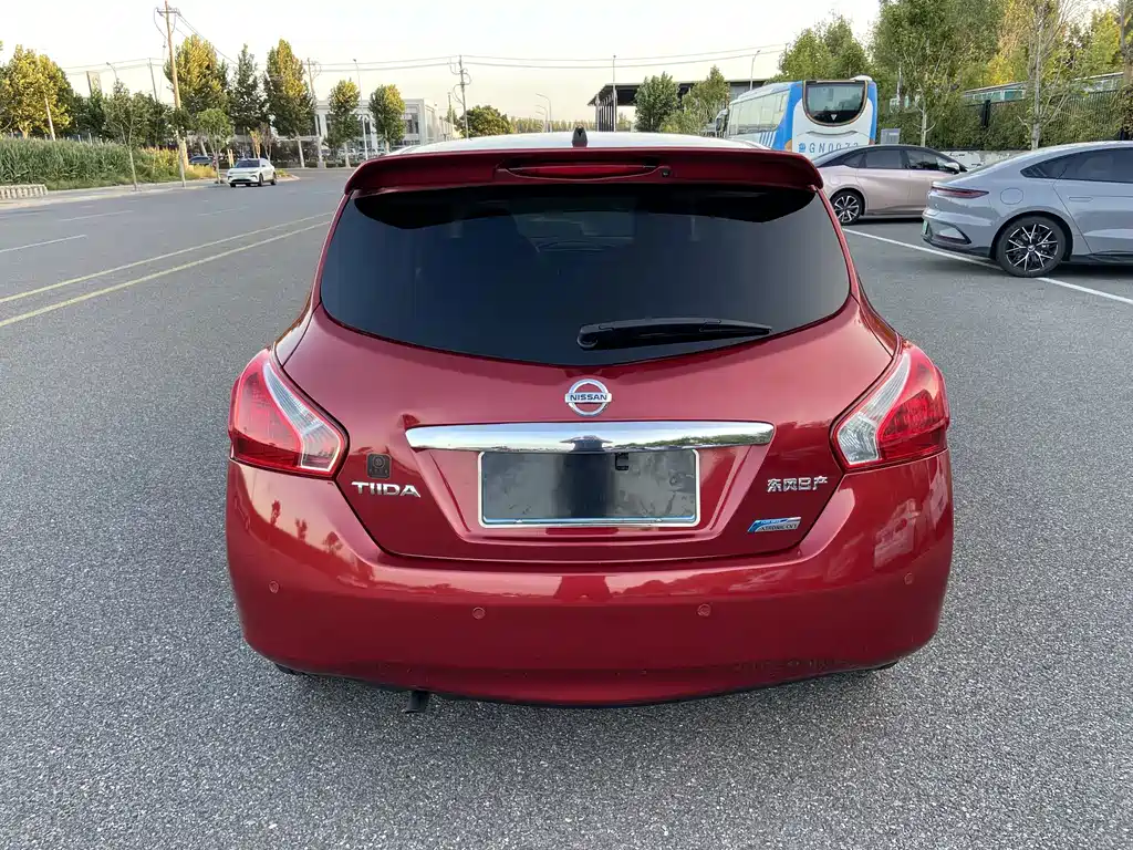 Nissan Tiida — миниатюра 5