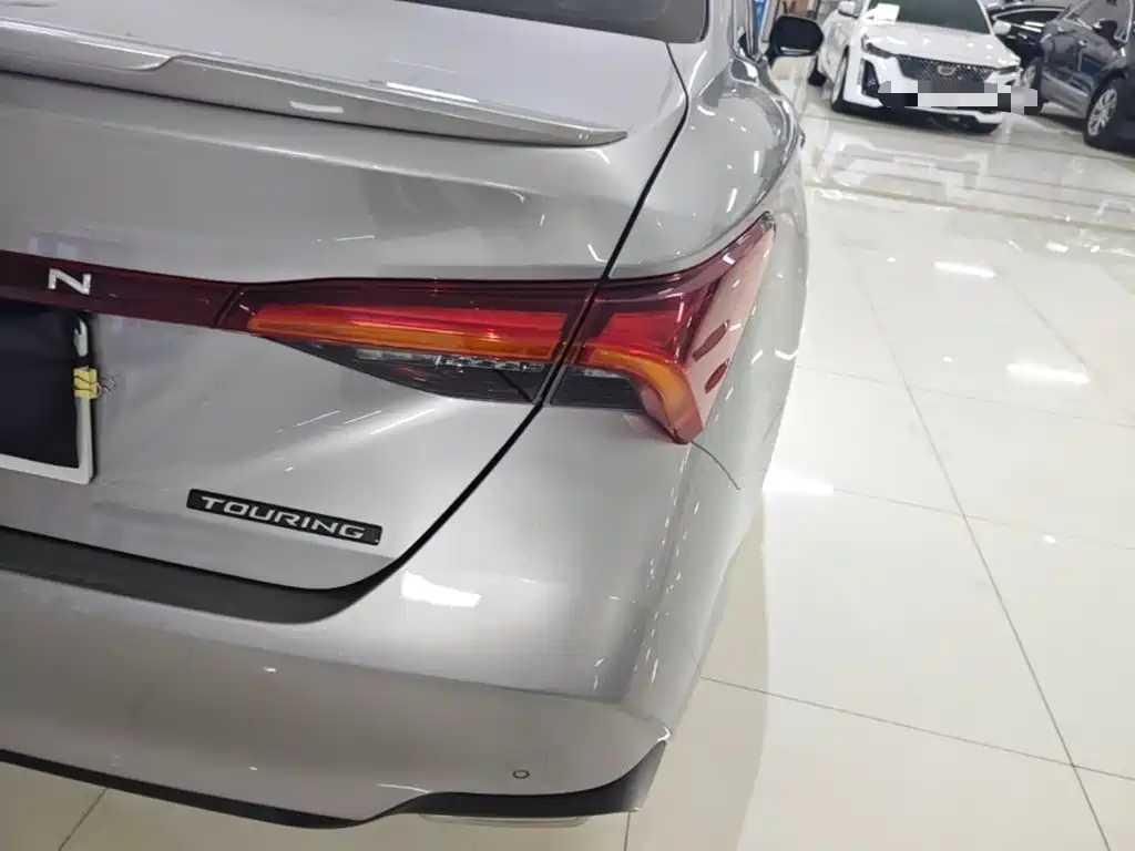 Toyota Avalon — миниатюра 8