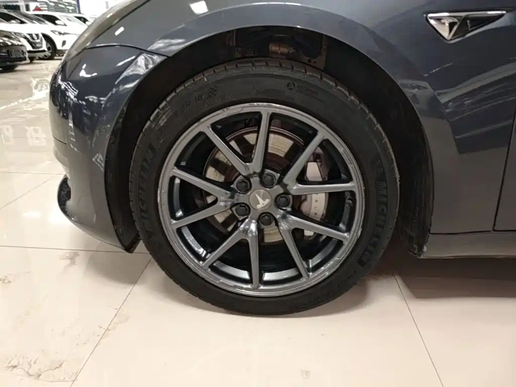 Tesla Model 3 — миниатюра 23