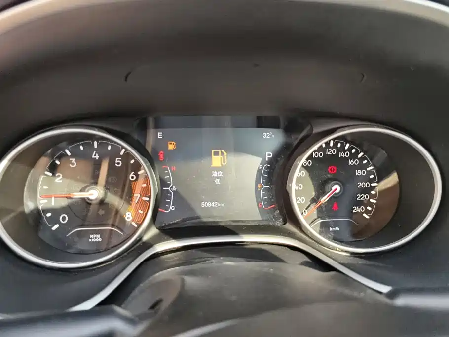 Jeep Compass — миниатюра 14