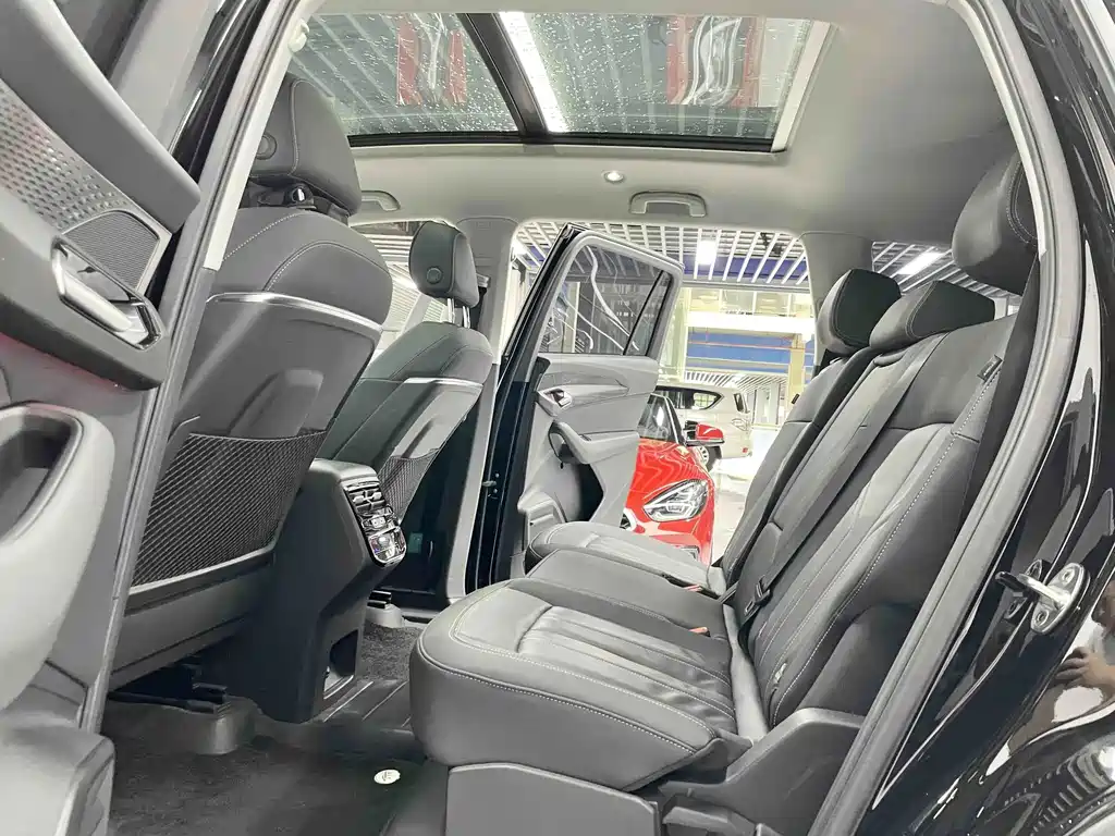 Audi Q6 — миниатюра 8