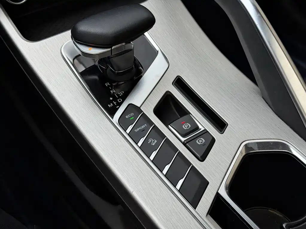 Geely Binyue — миниатюра 11