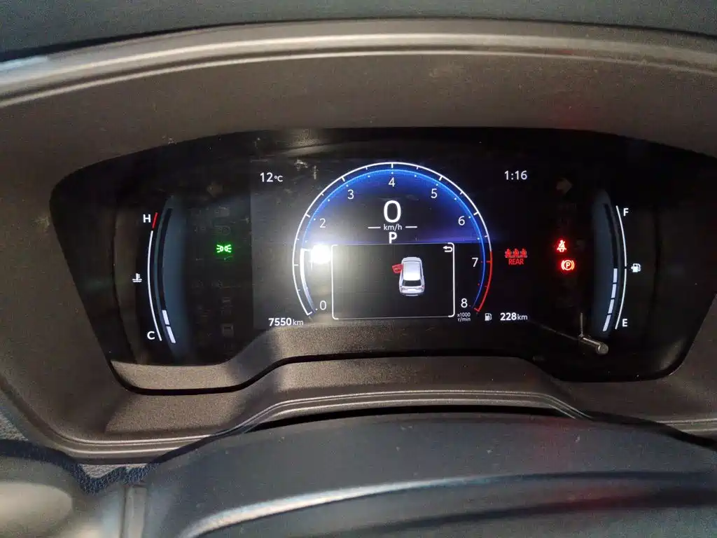 Toyota Frontlander — миниатюра 8