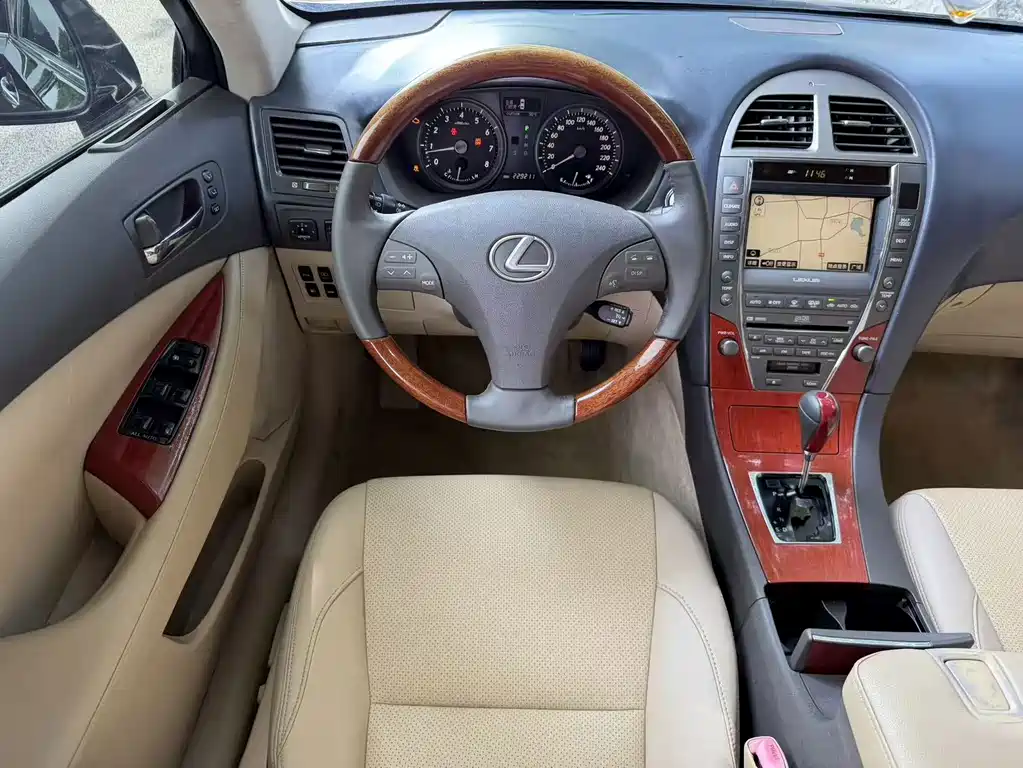 Lexus ES — миниатюра 6