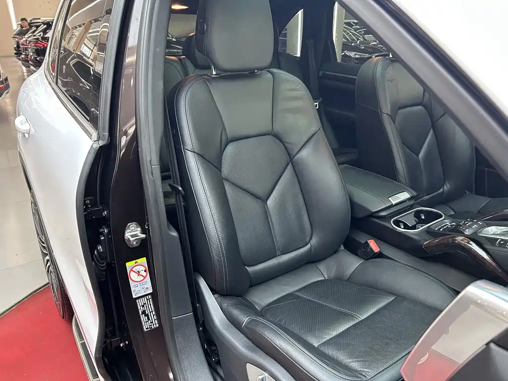Porsche Cayenne — миниатюра 35