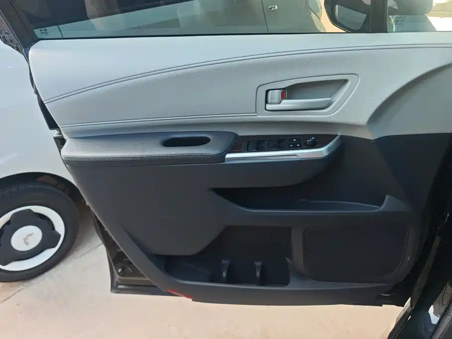 Toyota Granvia — миниатюра 7