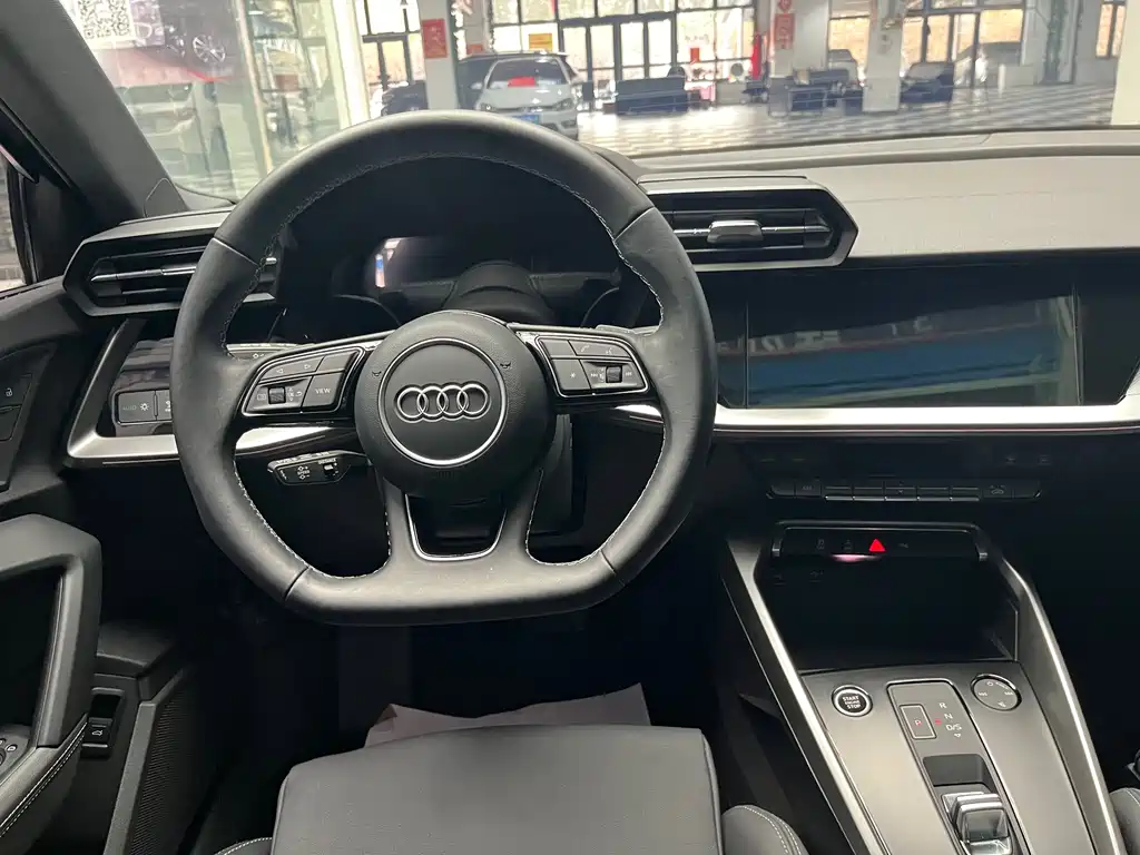 Audi A3 2023 — фото 10