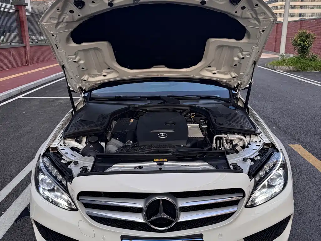 Mercedes-Benz C-Class — миниатюра 16