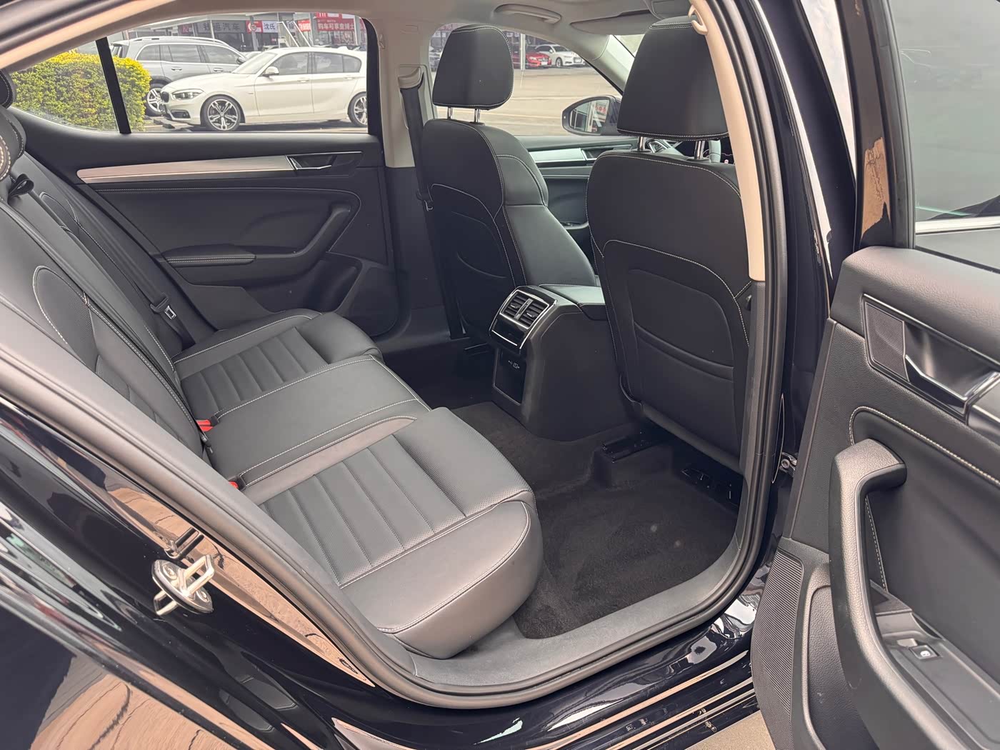 Skoda Superb 1.4 л 2023 г. Чёрный, пробег 30500 км