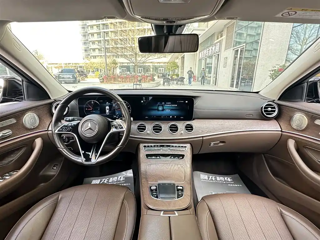 MERCEDES-BENZ E CLASS