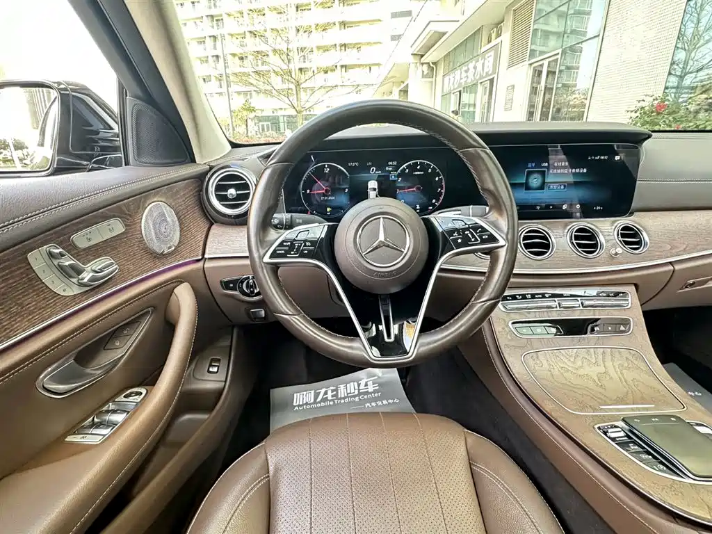 MERCEDES-BENZ E CLASS