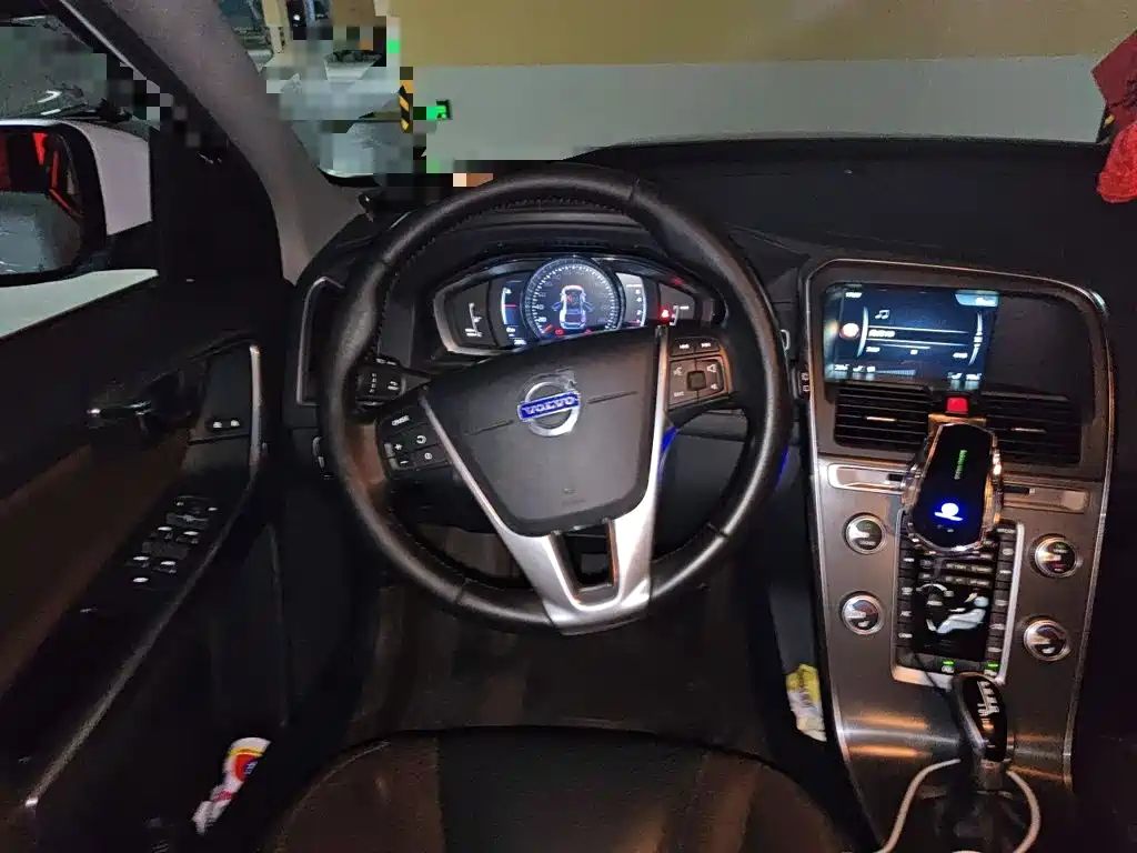 Volvo XC60 — миниатюра 6