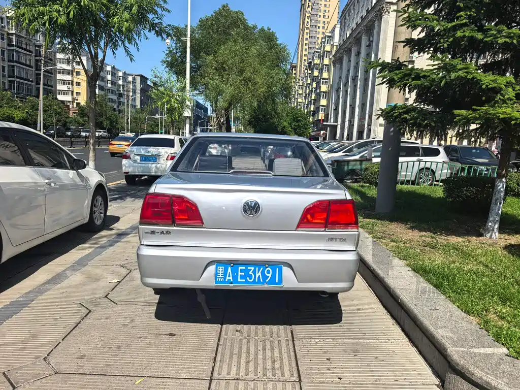 Volkswagen Jetta 1.6L Commemorative Edition, фото 4
