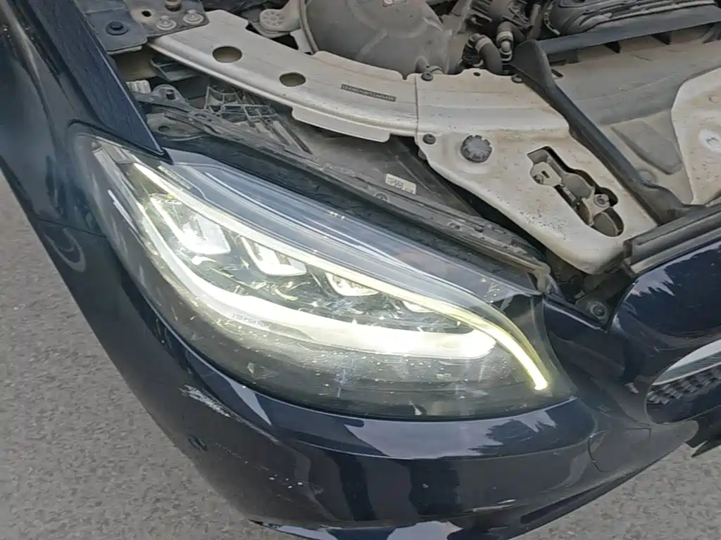 Mercedes-Benz C-Class — миниатюра 11