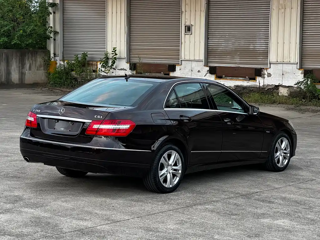 Mercedes-Benz E-Class (Import) — миниатюра 27