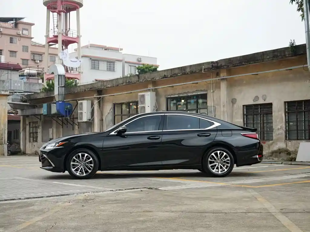 Lexus ES — миниатюра 3