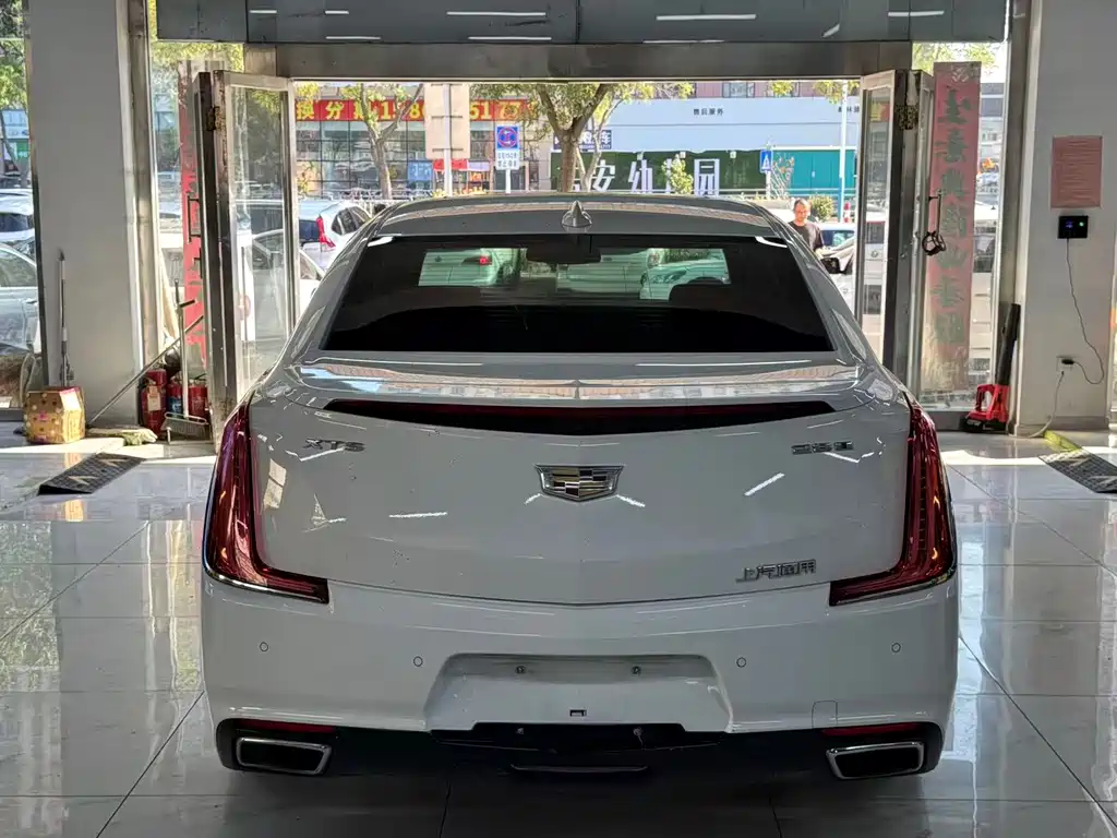 Cadillac XTS — миниатюра 4