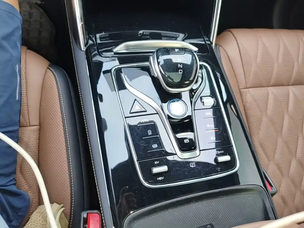 BYD Tang New Energy — миниатюра 14