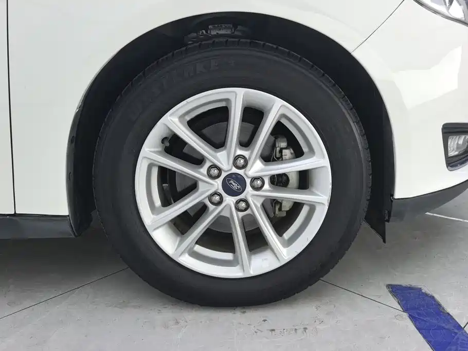 Ford Focus — миниатюра 6