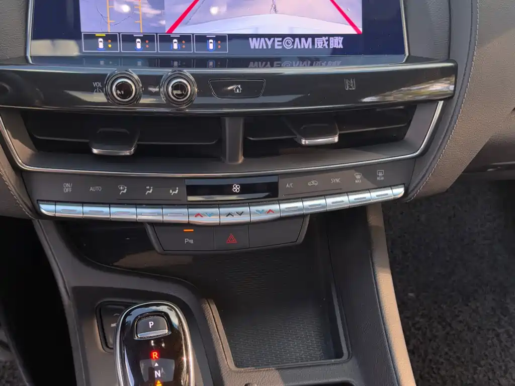 Cadillac CT5 — миниатюра 8