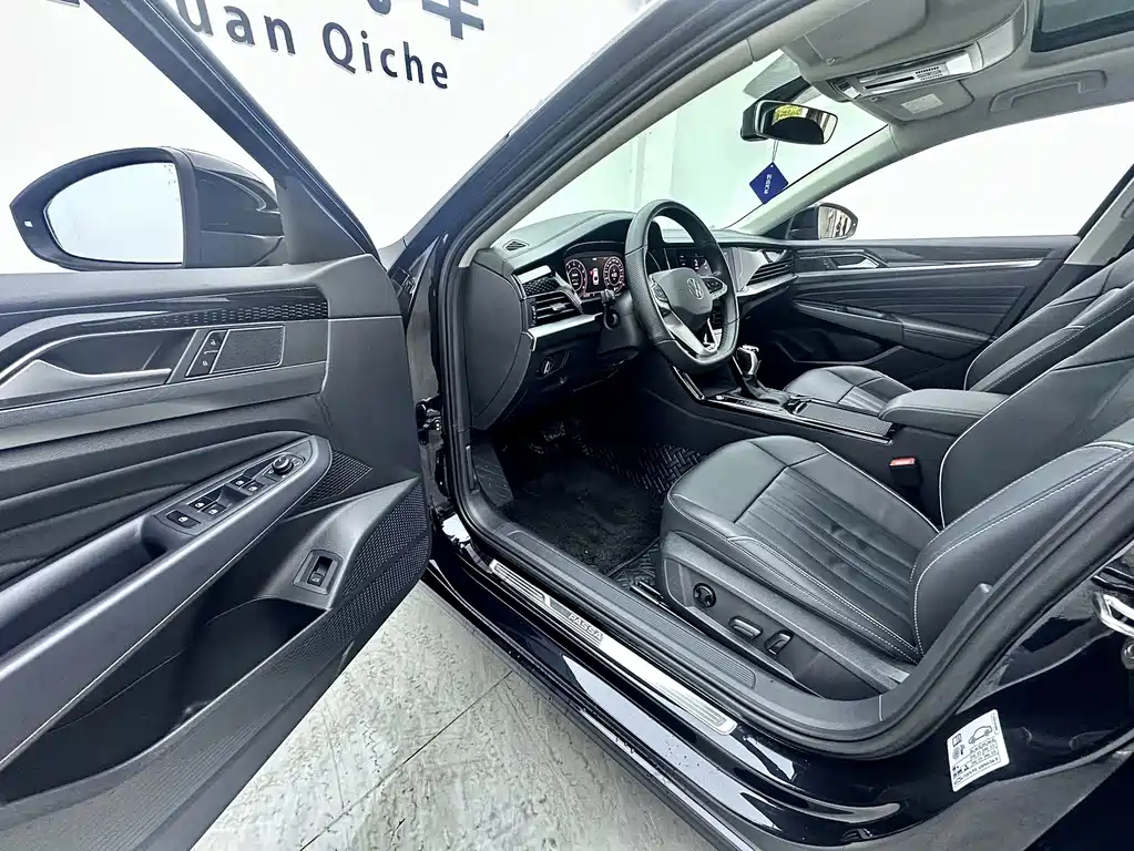 Volkswagen Passat 2022 330TSI Elite