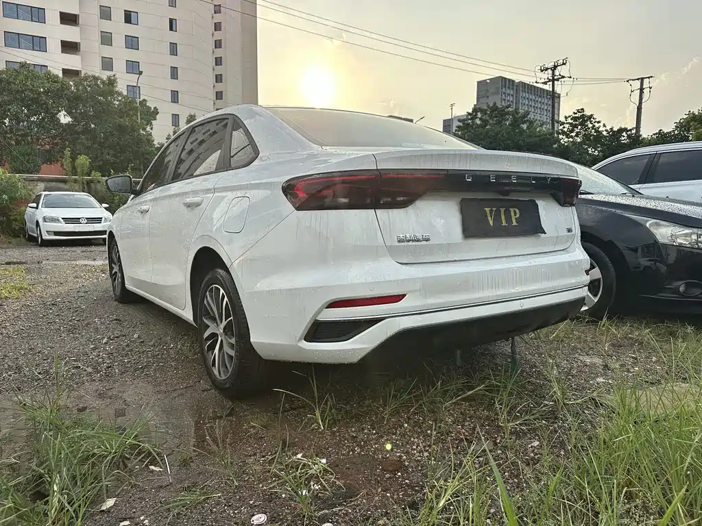 Geely Emgrand 2026 400 1.5L CVT