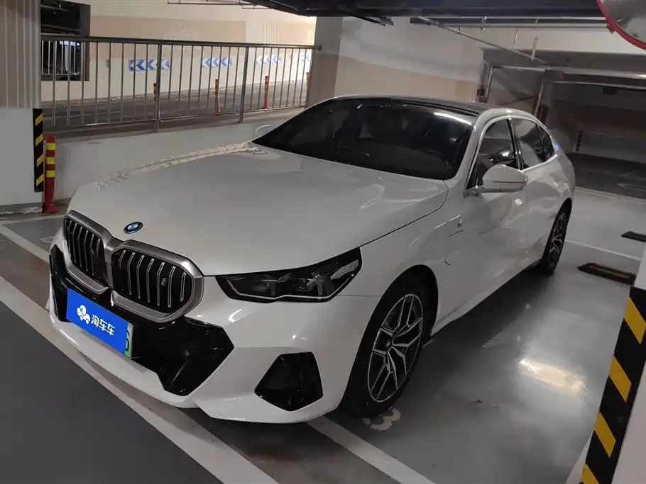BMW i5 2024