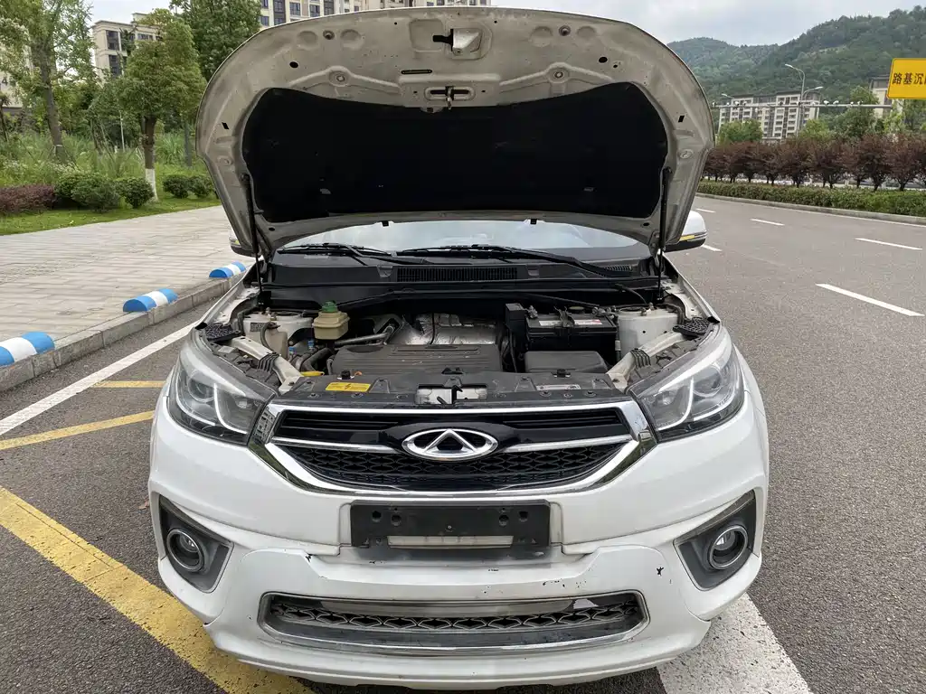 Chery Tiggo 3 3 2015 1.6L MT Sport