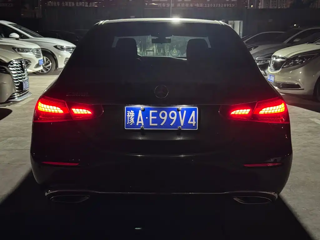 Mercedes-Benz E-Class — миниатюра 4