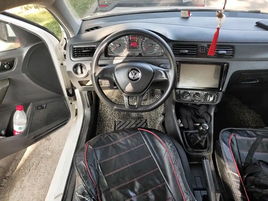 Volkswagen Santana — миниатюра 11