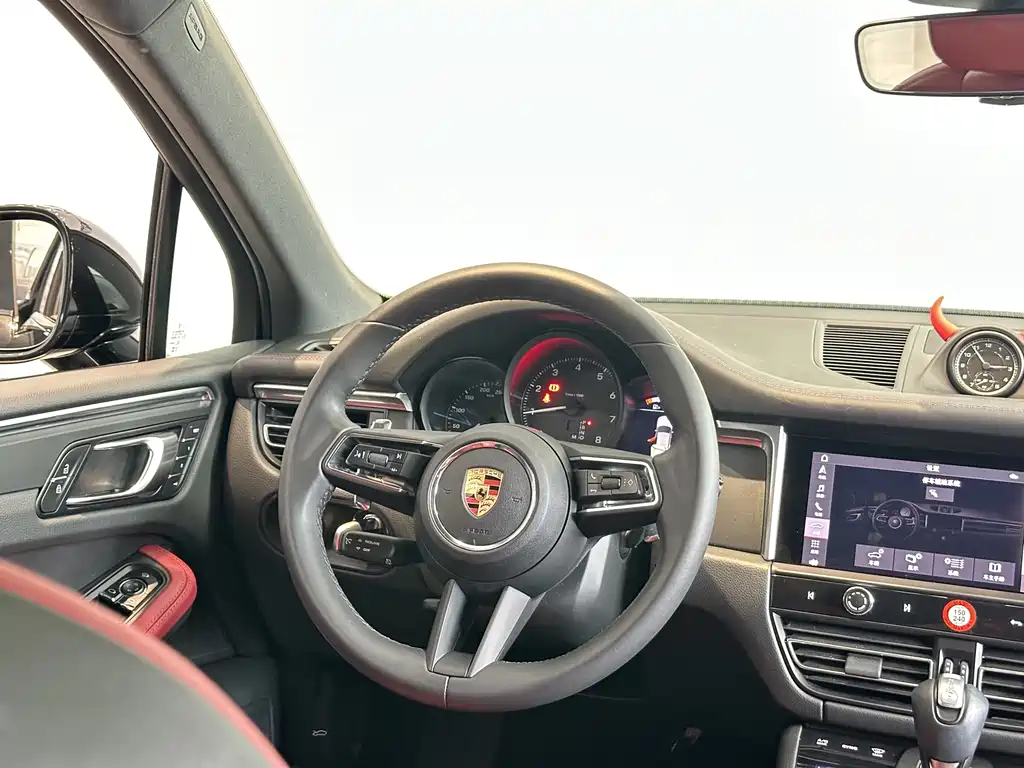 Porsche Macan — миниатюра 17