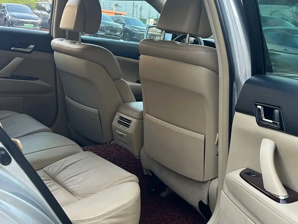Toyota Reiz — миниатюра 15