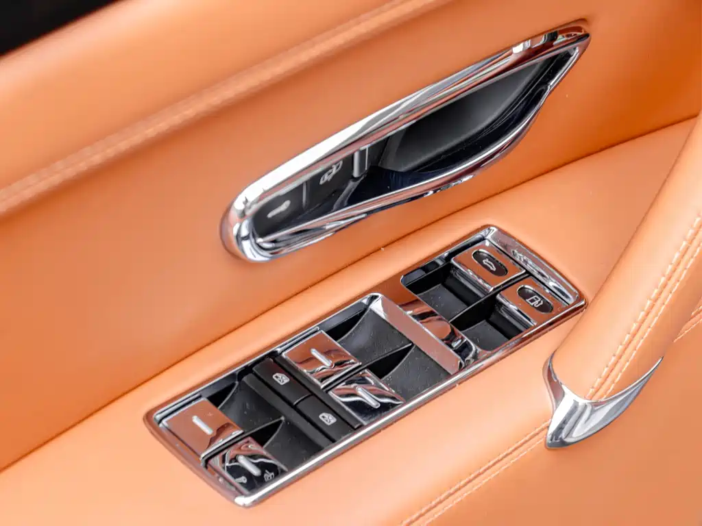 Bentley Flying Spur — миниатюра 11