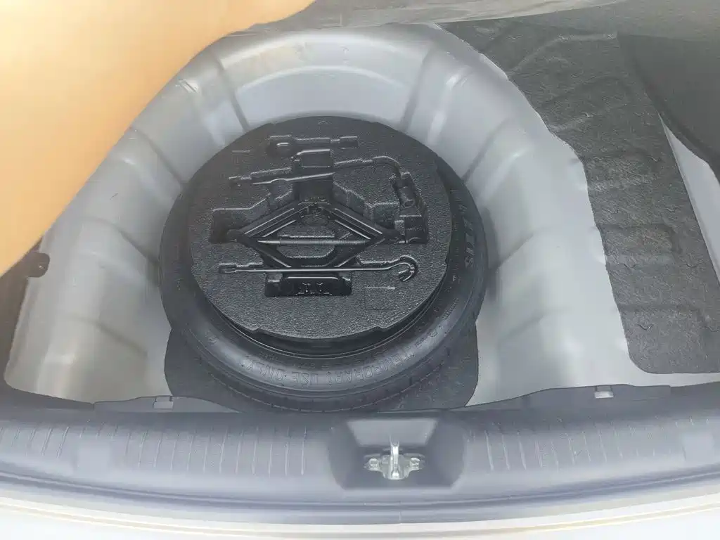 Hyundai Elantra Langdong — миниатюра 5
