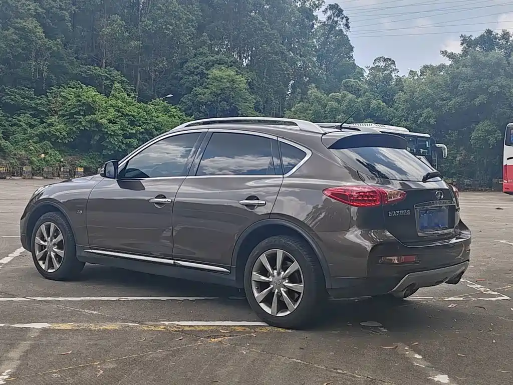 Infiniti QX50 — миниатюра 11